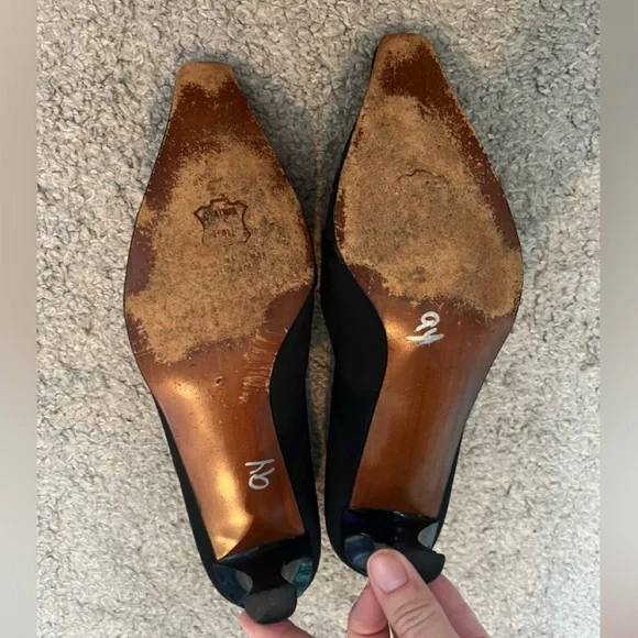 Vintage 90’s Stuart Weitzman Black Bow Heels - Picture 6 of 6